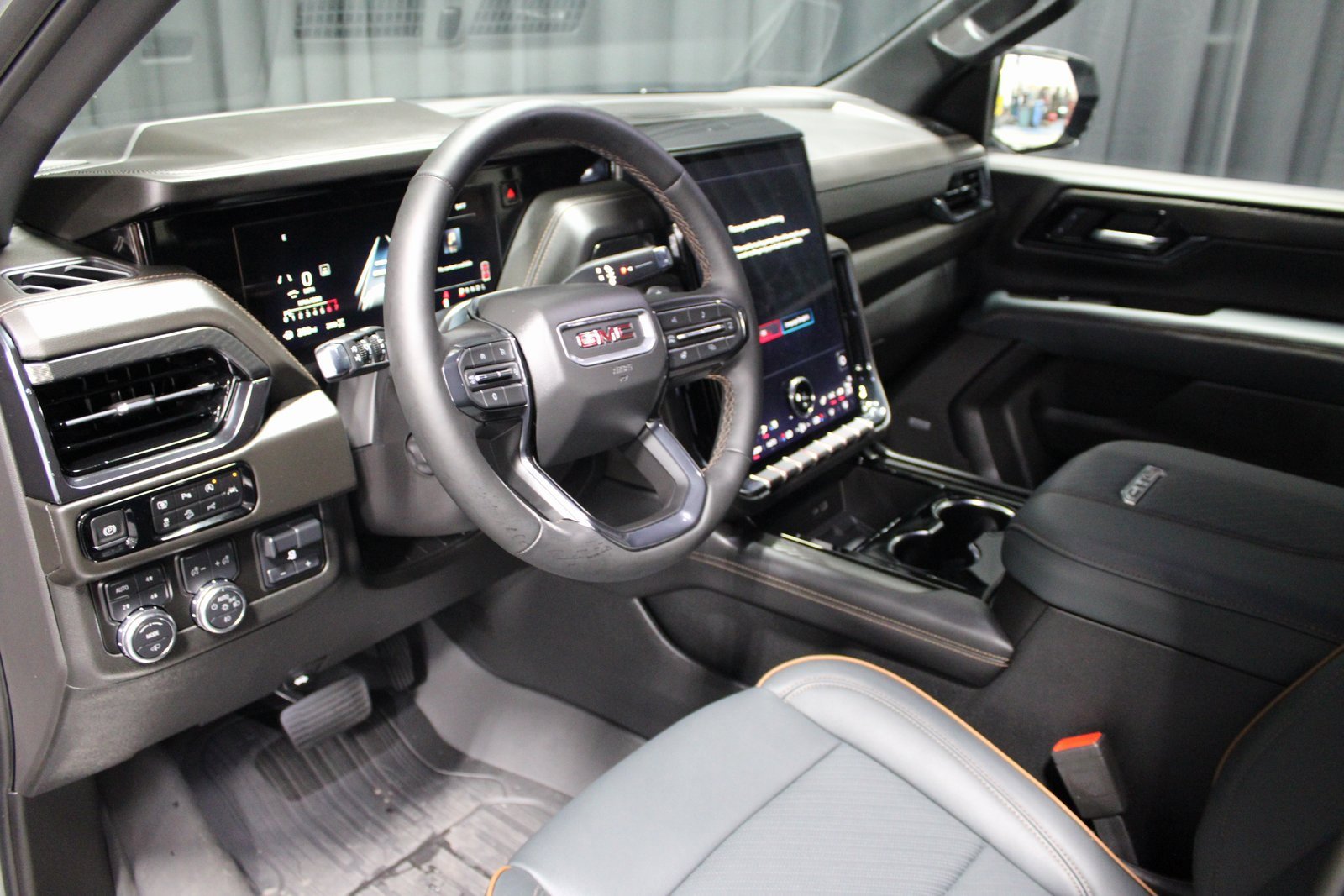 Used 2025 GMC Yukon XL AT4 w/ Premium Trailering Package image 4