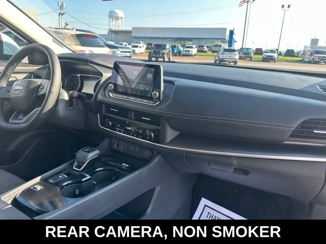 Used 2026 Nissan Rogue SV FWD image 2
