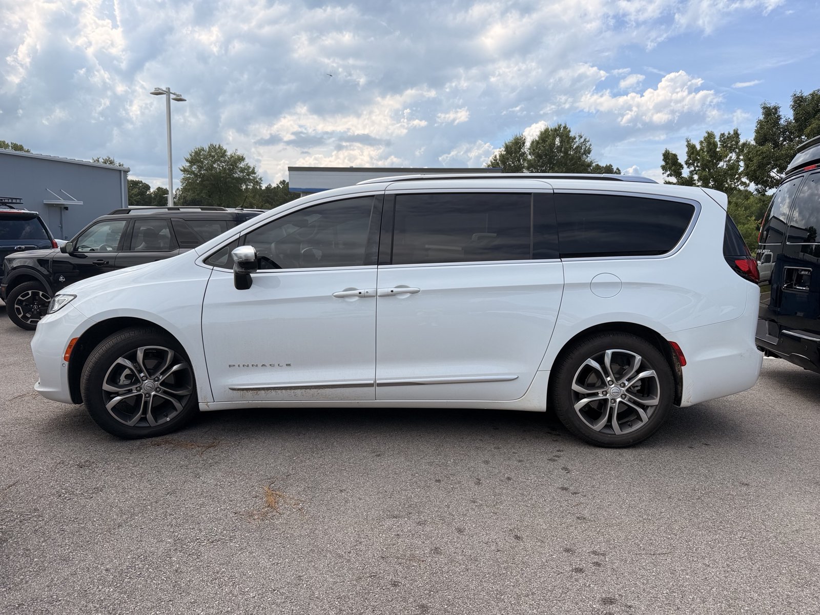 Used 2026 Chrysler Pacifica Pinnacle FWD image 15