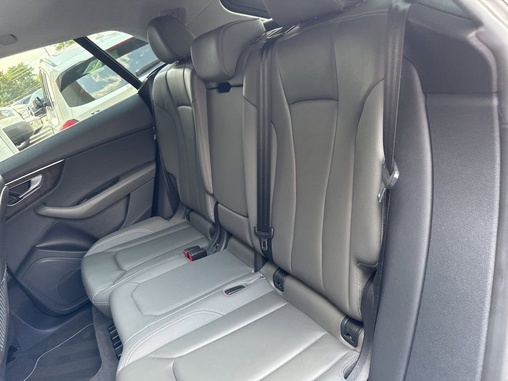 Used 2019 Audi Q8 Premium w/ Convenience Package image 9