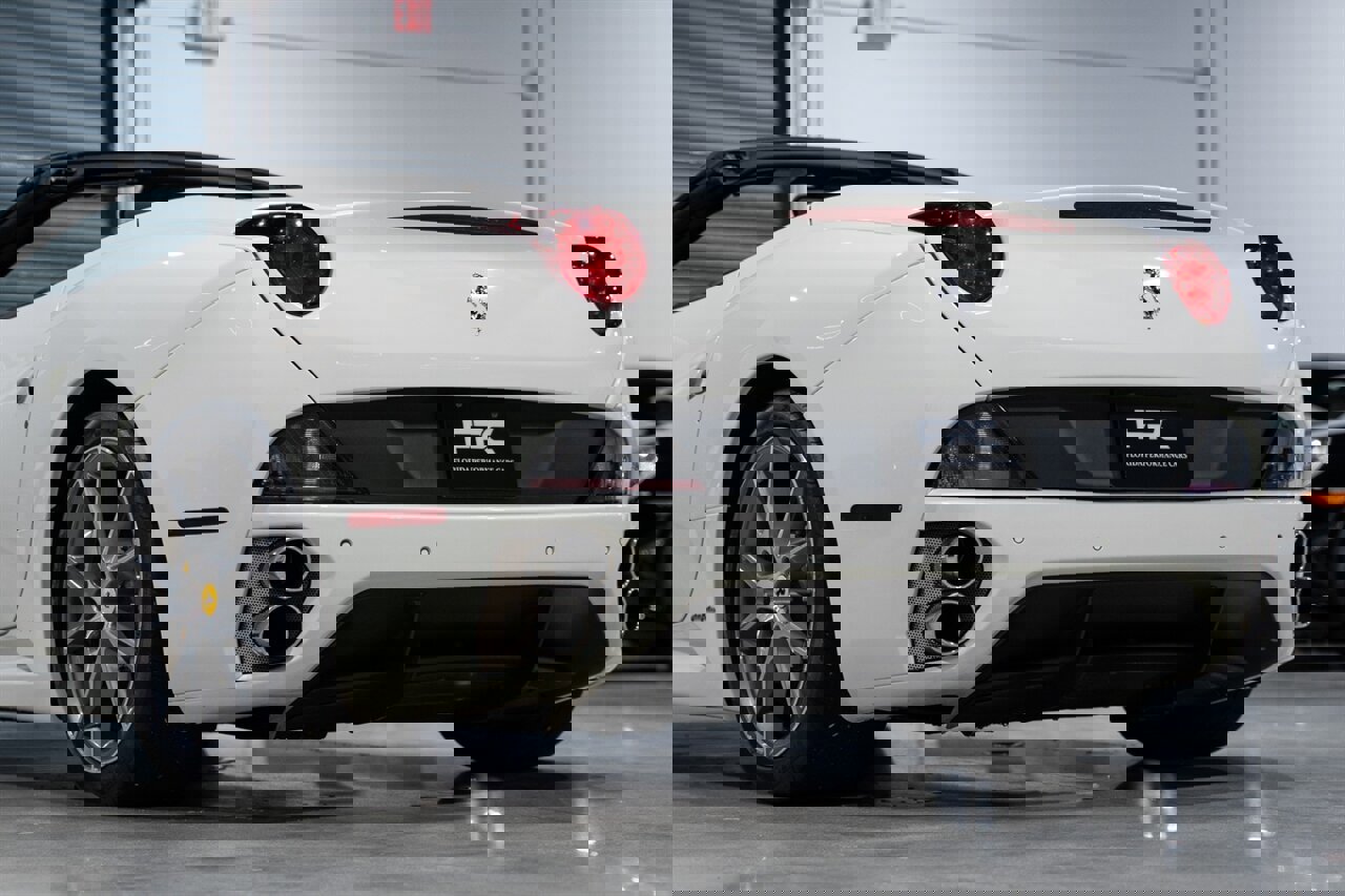 Used 2014 Ferrari California image 19