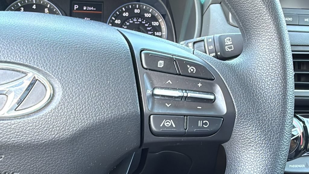 Used 2023 Hyundai Kona SEL FWD image 32