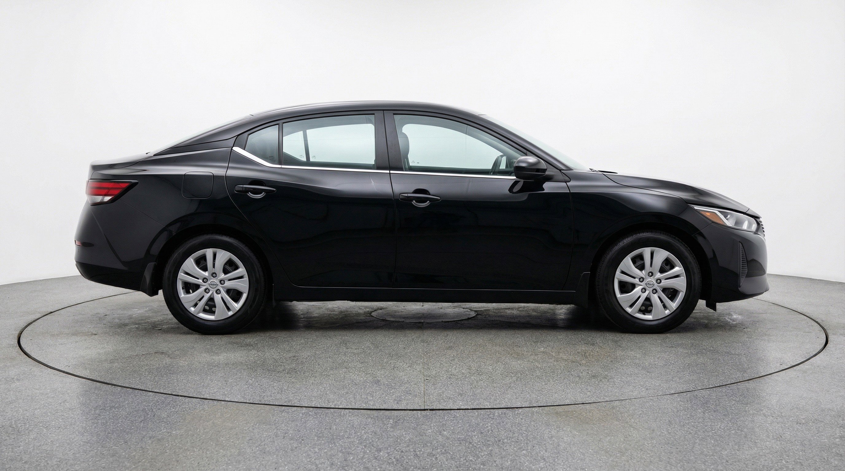 Used 2025 Nissan Sentra S image 11