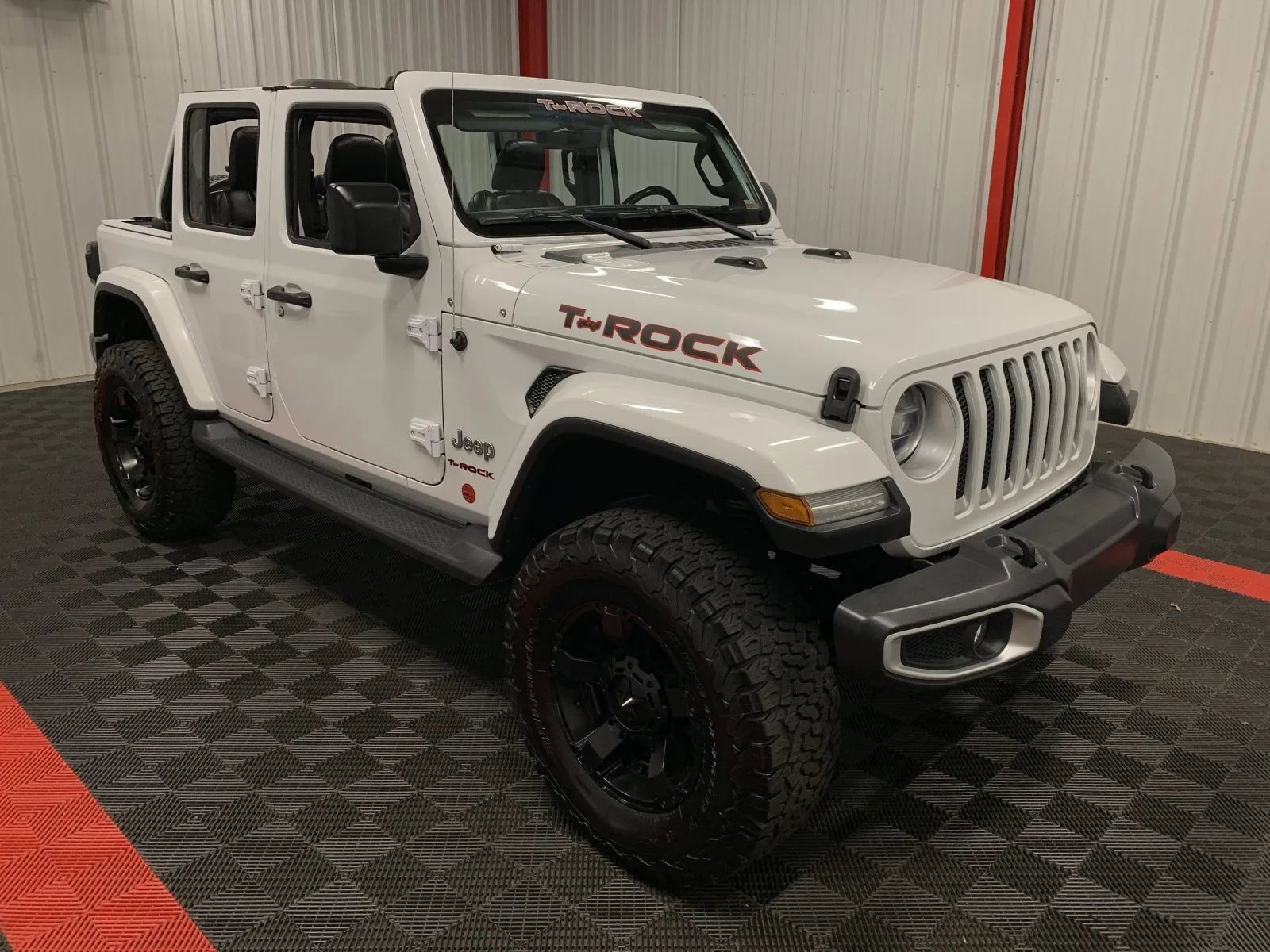Used 2019 Jeep Wrangler Unlimited Sahara w/ Dual Top Group image 4