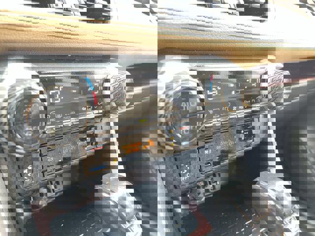 Used 2019 Toyota RAV4 Limited image 11