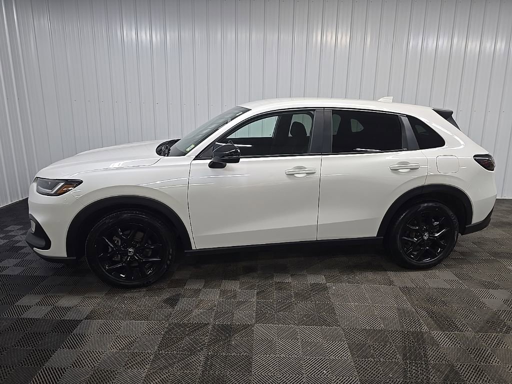 Used 2025 Honda HR-V Sport image 5