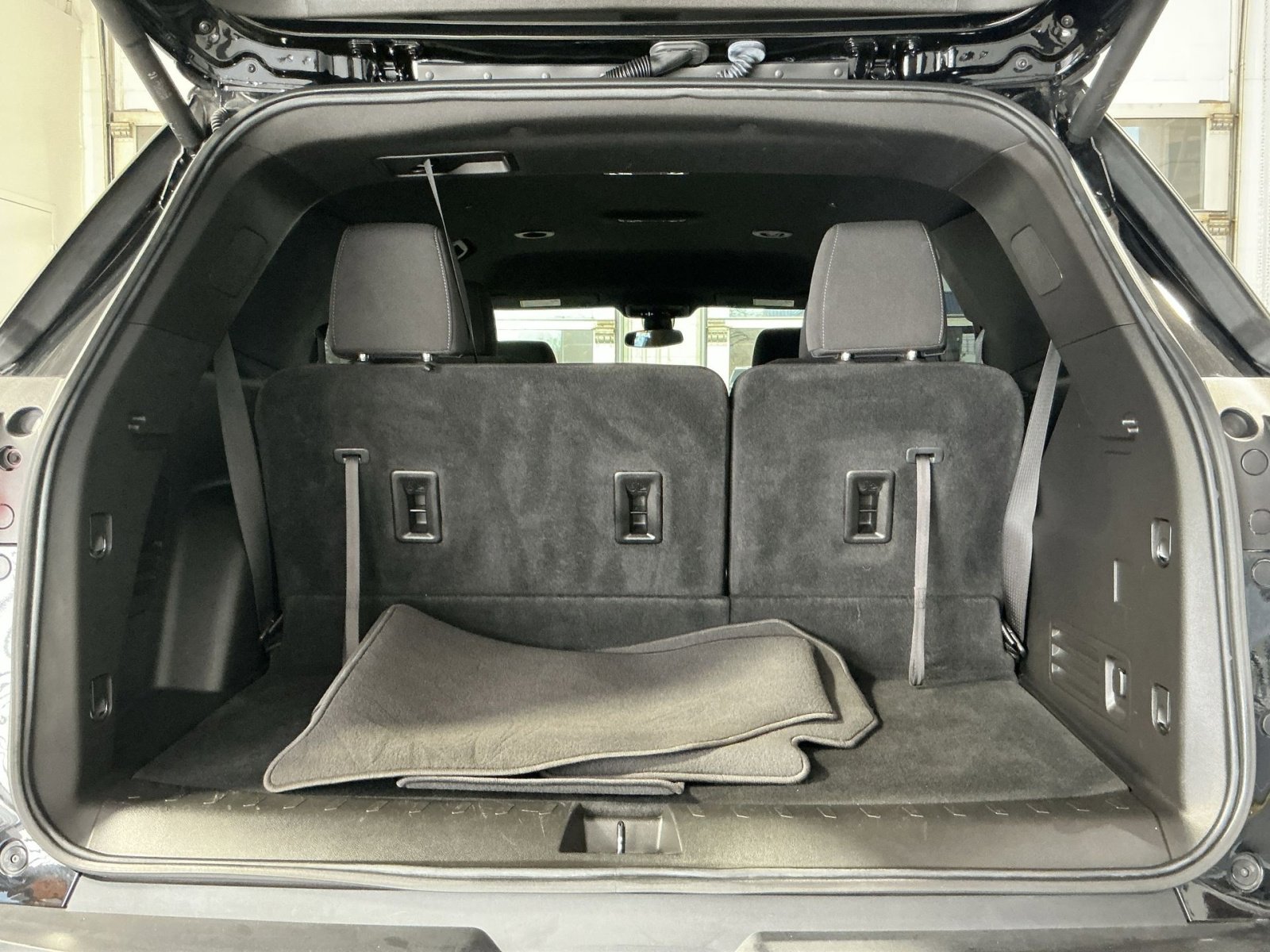 Used 2023 Chevrolet Traverse LT image 26