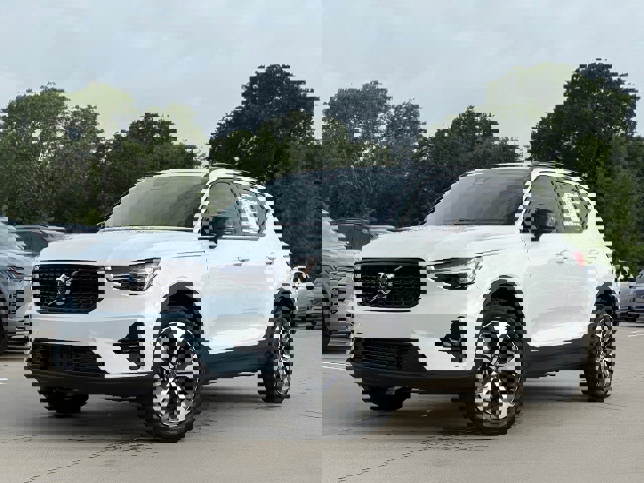 New 2026 Volvo XC40 B5 Plus w/ Protection Package Premier