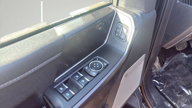 Used 2025 Ford F150 Lariat AWD/4WD image 38