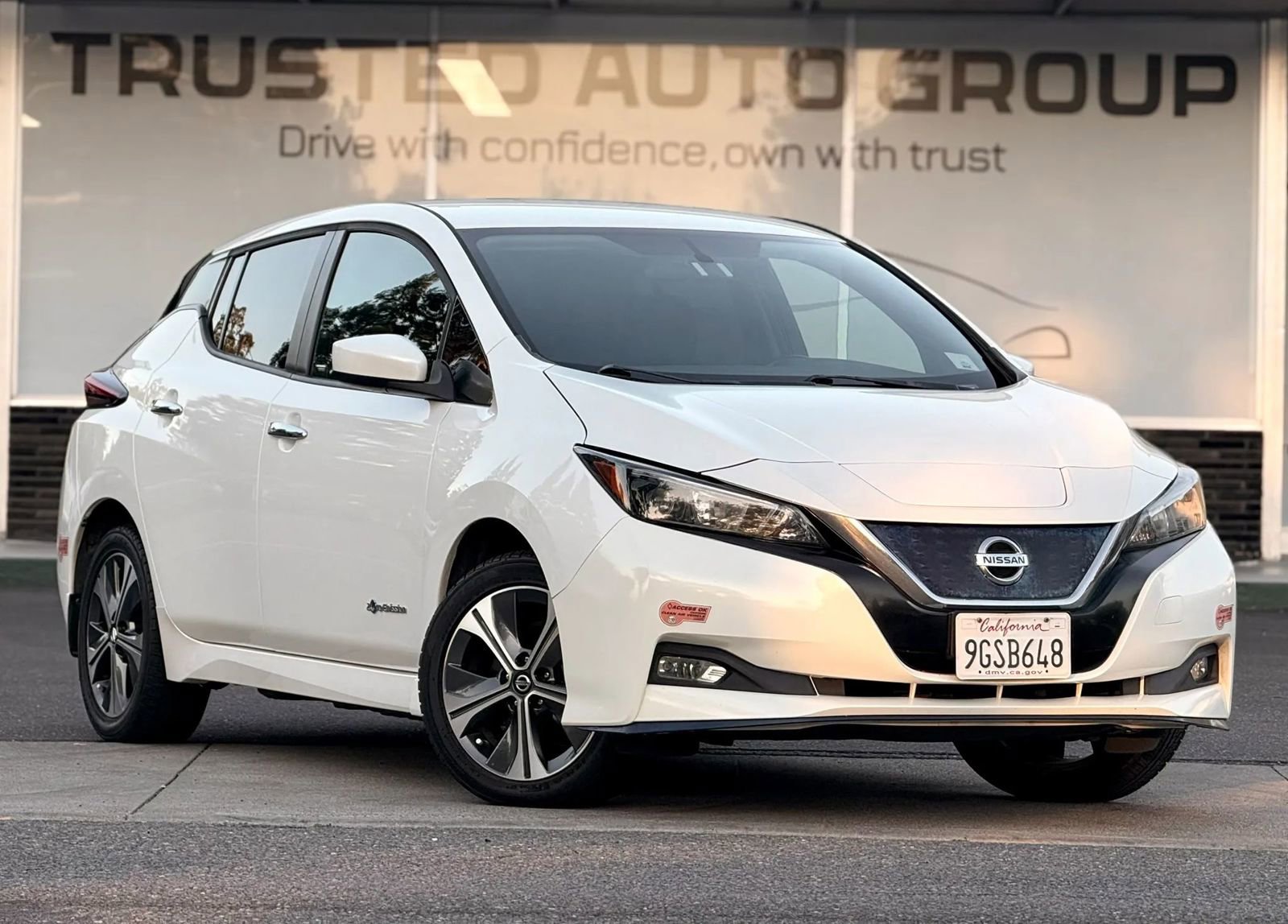 Used 2019 Nissan Leaf SV Plus w/ Protection Package FWD image 2