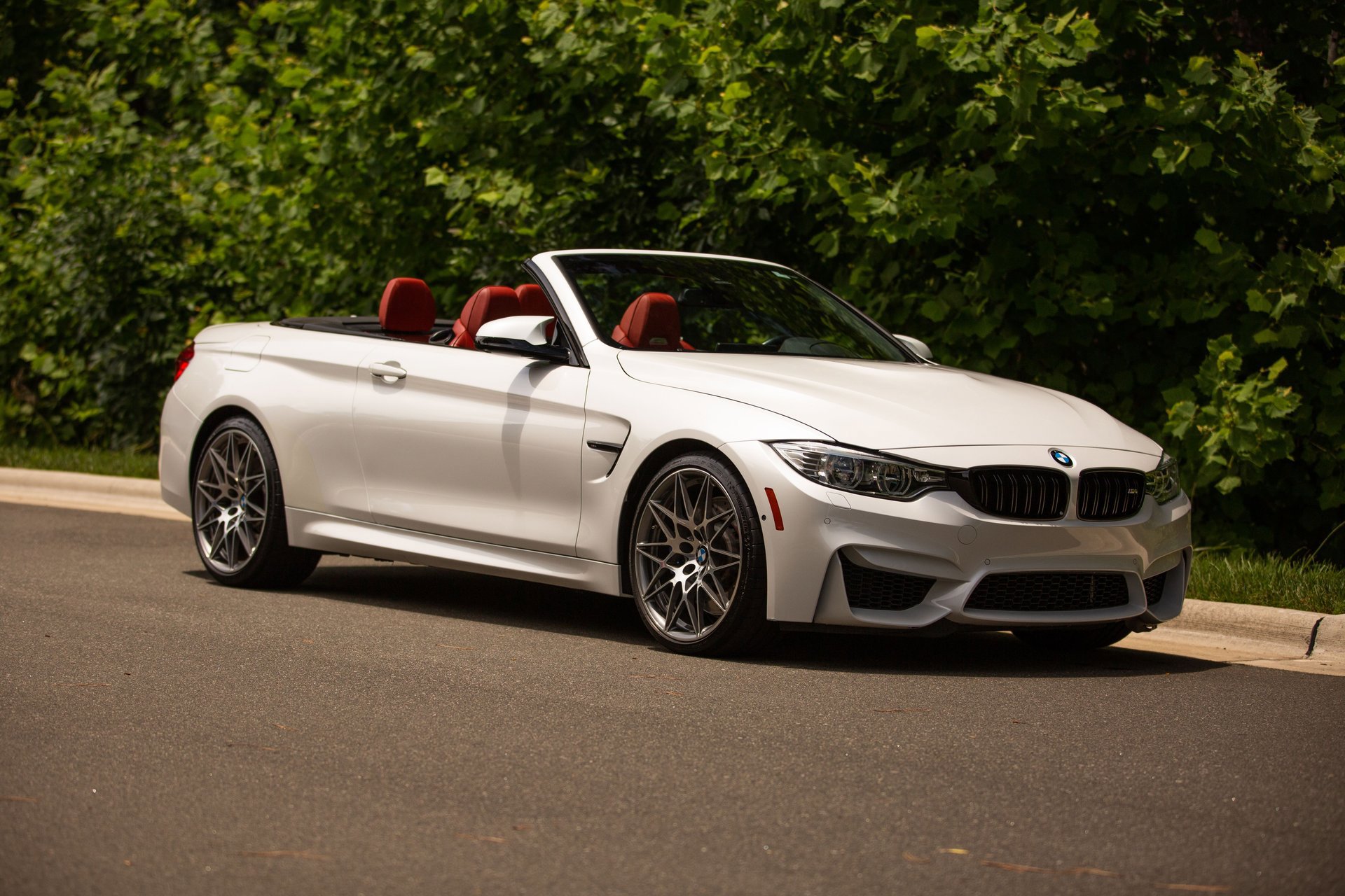 Used 2017 BMW M4 Convertible w/ Competition Package RWD image 15
