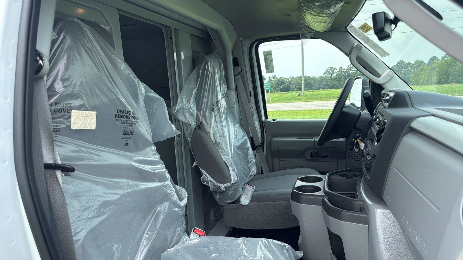 New 2027 Ford E-350 and Econoline 350 Super Duty w/ Power Equipment Group RWD image 13