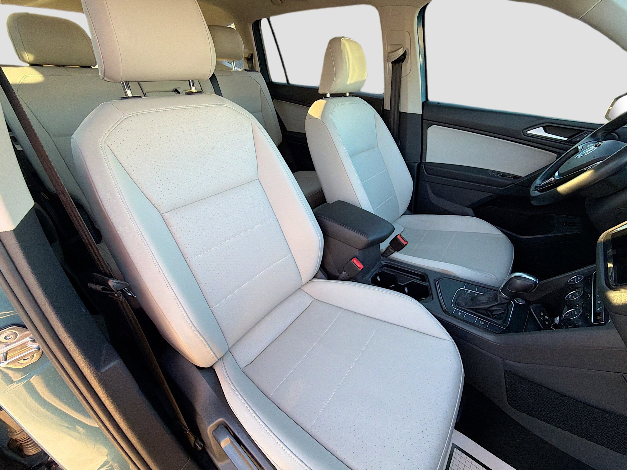 Used 2019 Volkswagen Tiguan SE image 14