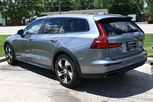 Used 2020 Volvo V60 T5 Cross Country AWD/4WD image 7