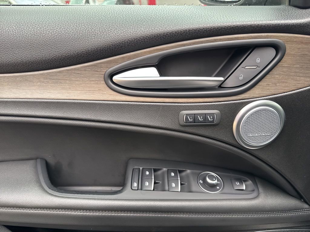 Used 2018 Alfa Romeo Stelvio Ti image 23