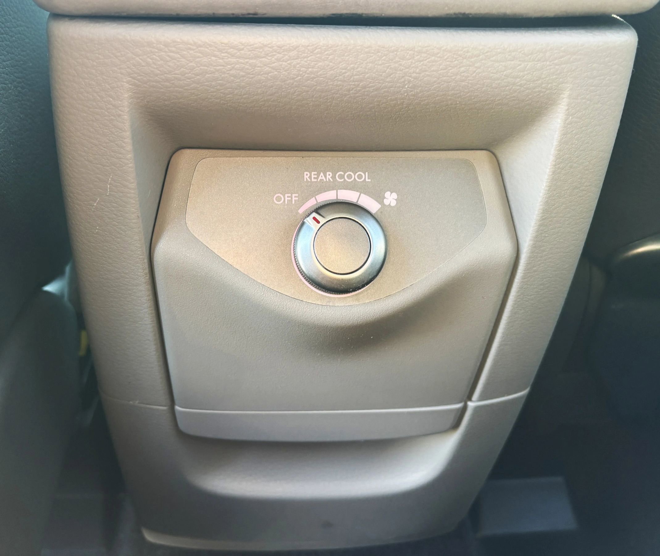 Used 2011 Subaru Tribeca Limited w/ PWR Moonroof Pkg image 11