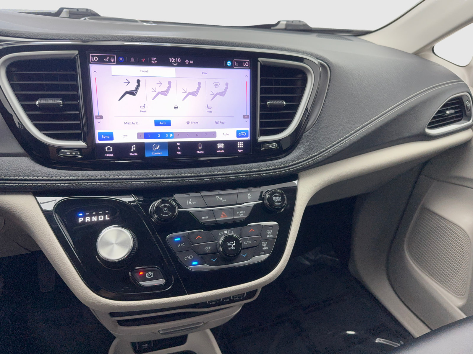Used 2024 Chrysler Pacifica Limited FWD image 24