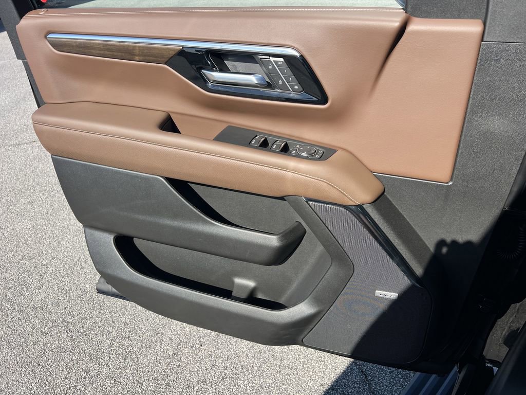 New 2026 Chevrolet Suburban High Country image 14