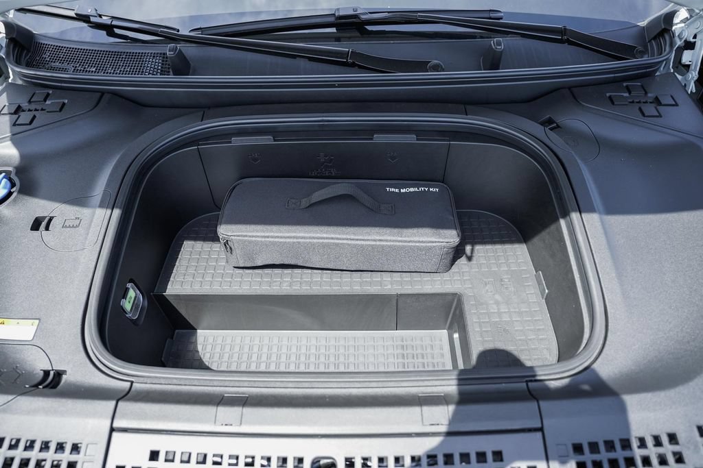 New 2026 Hyundai Ioniq 9 SE AWD/4WD image 17