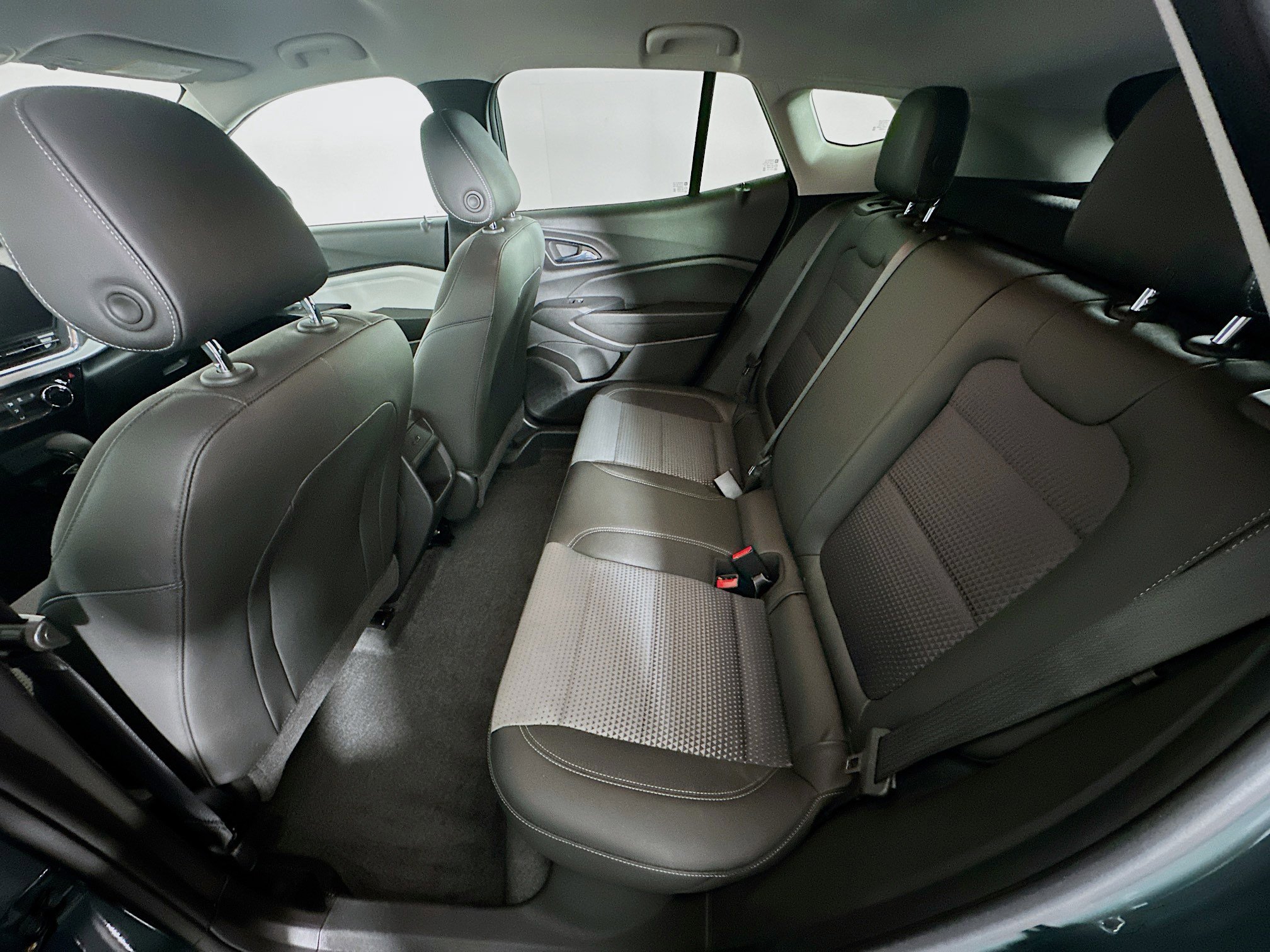 Used 2025 Chevrolet Trax LT image 25
