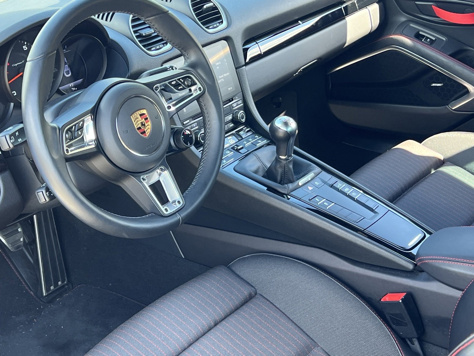 Certified 2023 Porsche 718 Cayman T image 4