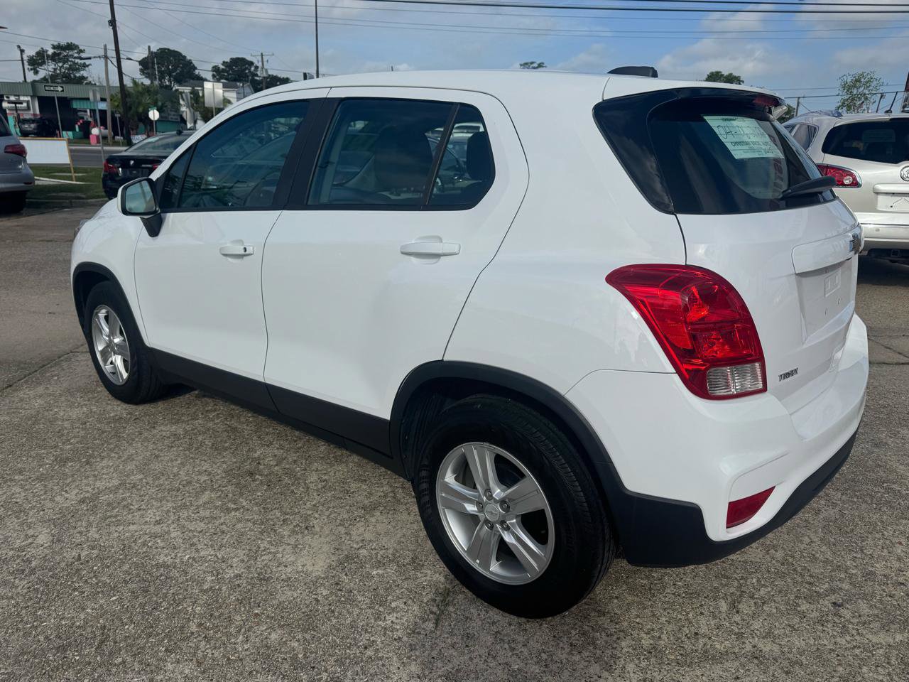 Used 2019 Chevrolet Trax LS w/ LPO, Cargo Package image 2