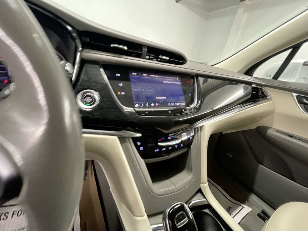 Used 2020 Cadillac XT6 Premium Luxury image 17