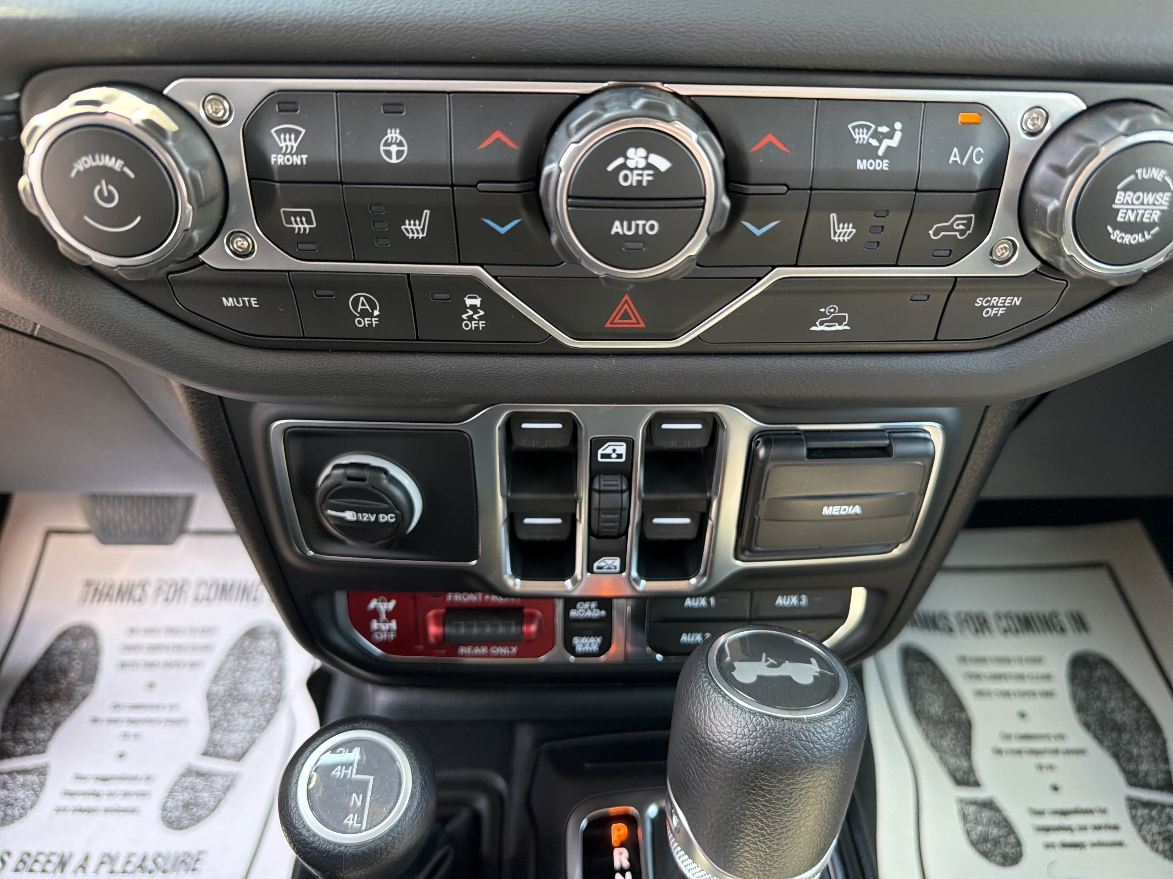 New 2027 Jeep Wrangler Unlimited Rubicon AWD/4WD image 21