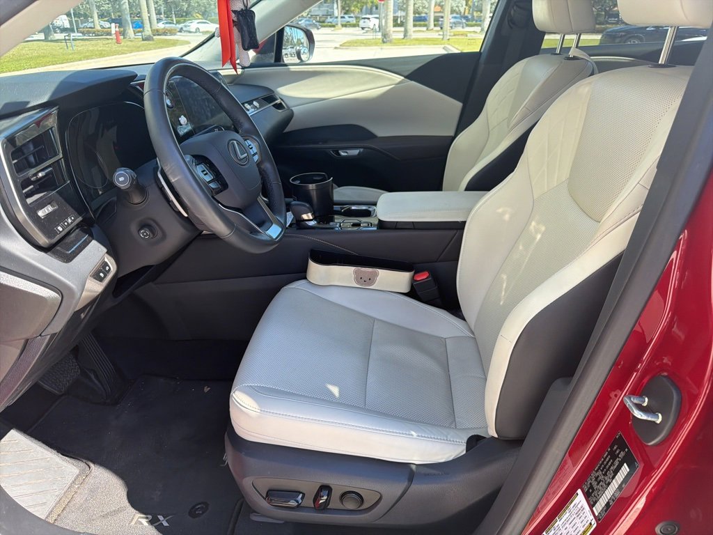 Used 2024 Lexus RX 350 FWD image 3