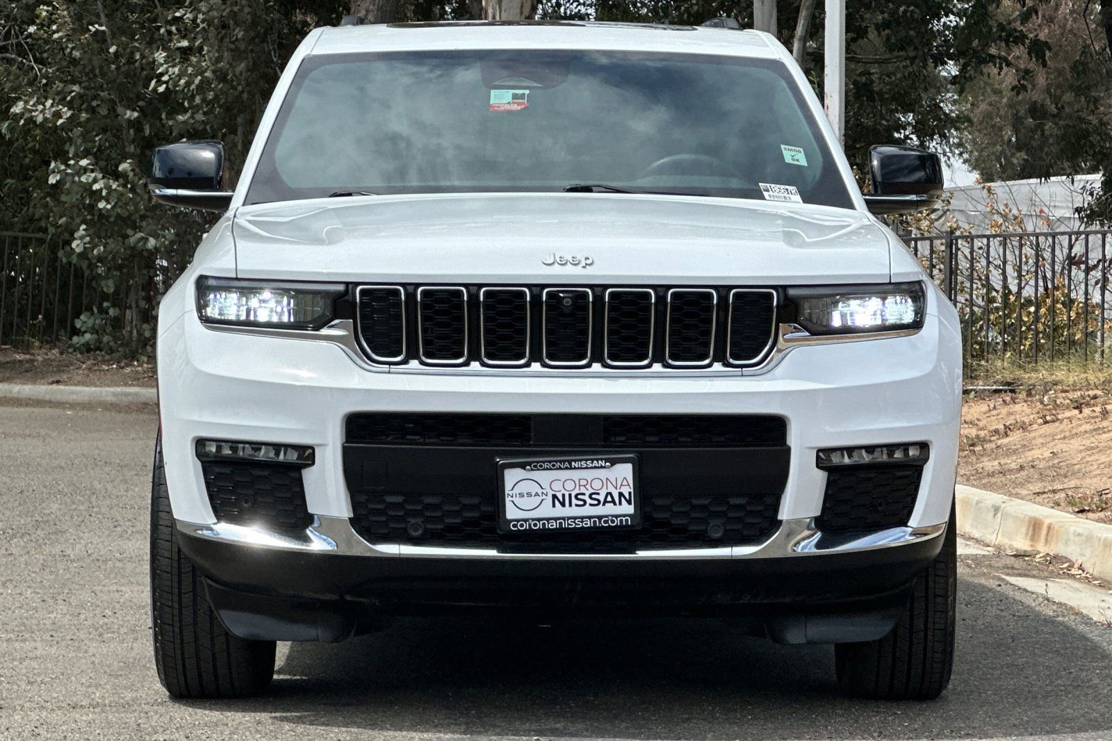 Used 2024 Jeep Grand Cherokee L Limited w/ Luxury Tech Group II AWD/4WD image 7