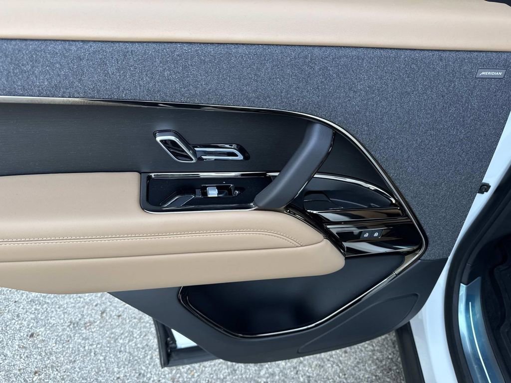 New 2026 Land Rover Range Rover Sport SE AWD/4WD image 13