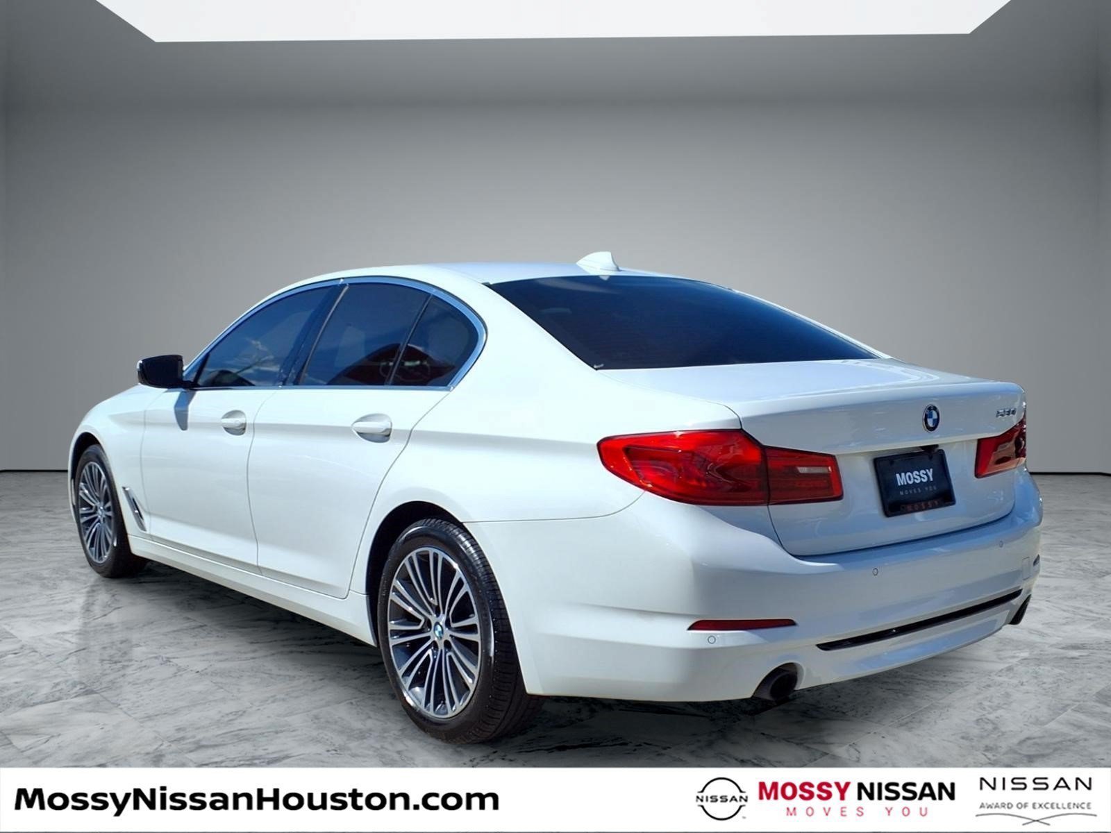 Used 2020 BMW 530i w/ Convenience Package RWD image 2