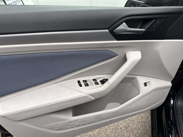 New 2026 Volkswagen Jetta SE FWD image 13