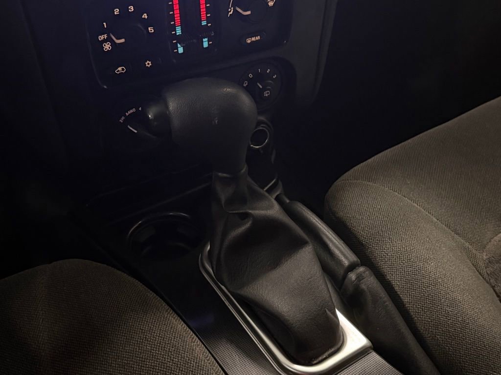 Used 2002 GMC Envoy SLE image 20