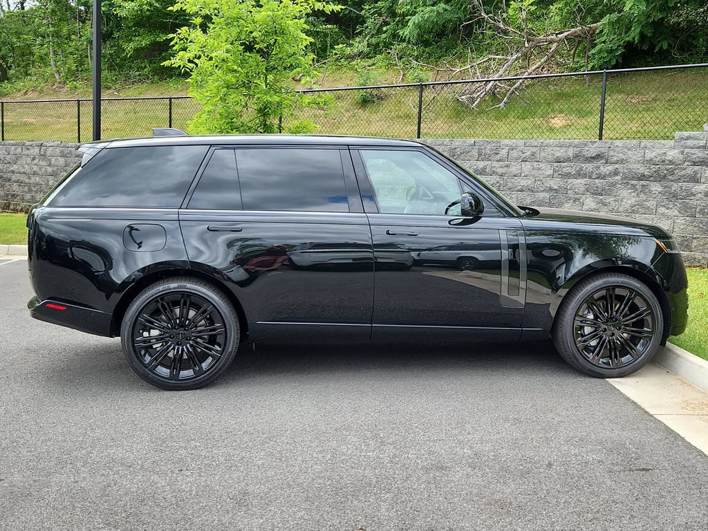 New 2026 Land Rover Range Rover Long Wheelbase SE AWD/4WD image 11
