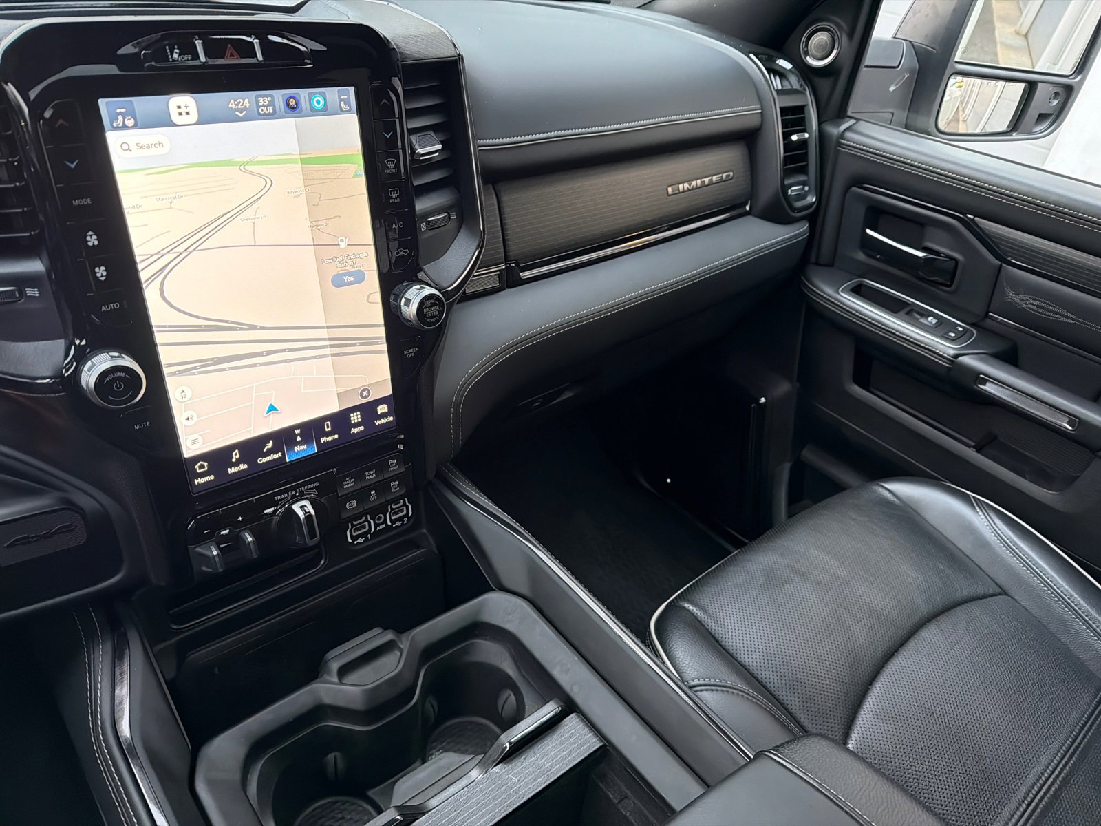 Used 2024 RAM 3500 Limited image 30