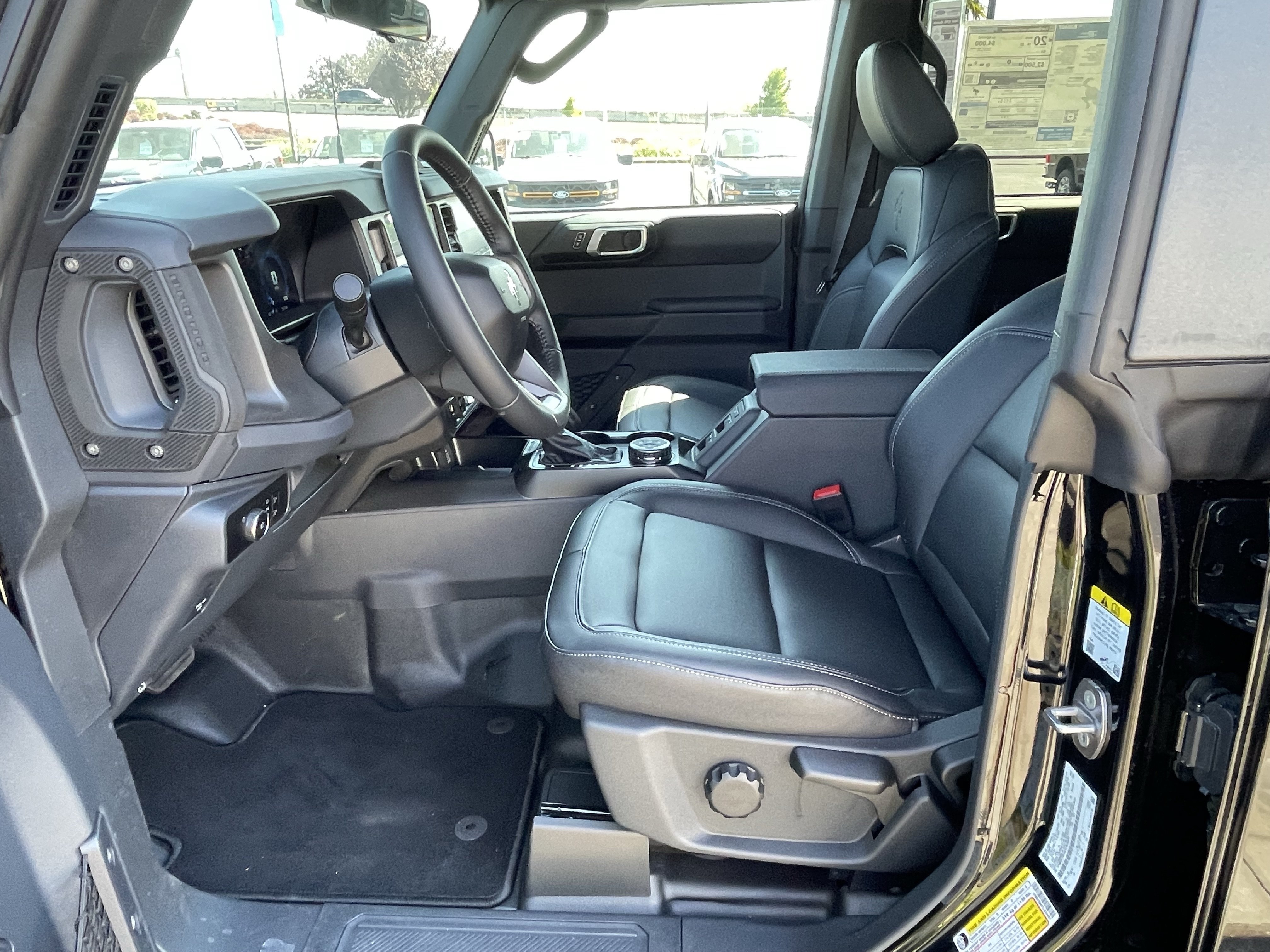 New 2026 Ford Bronco Big Bend w/ Black Diamond Package AWD/4WD image 8