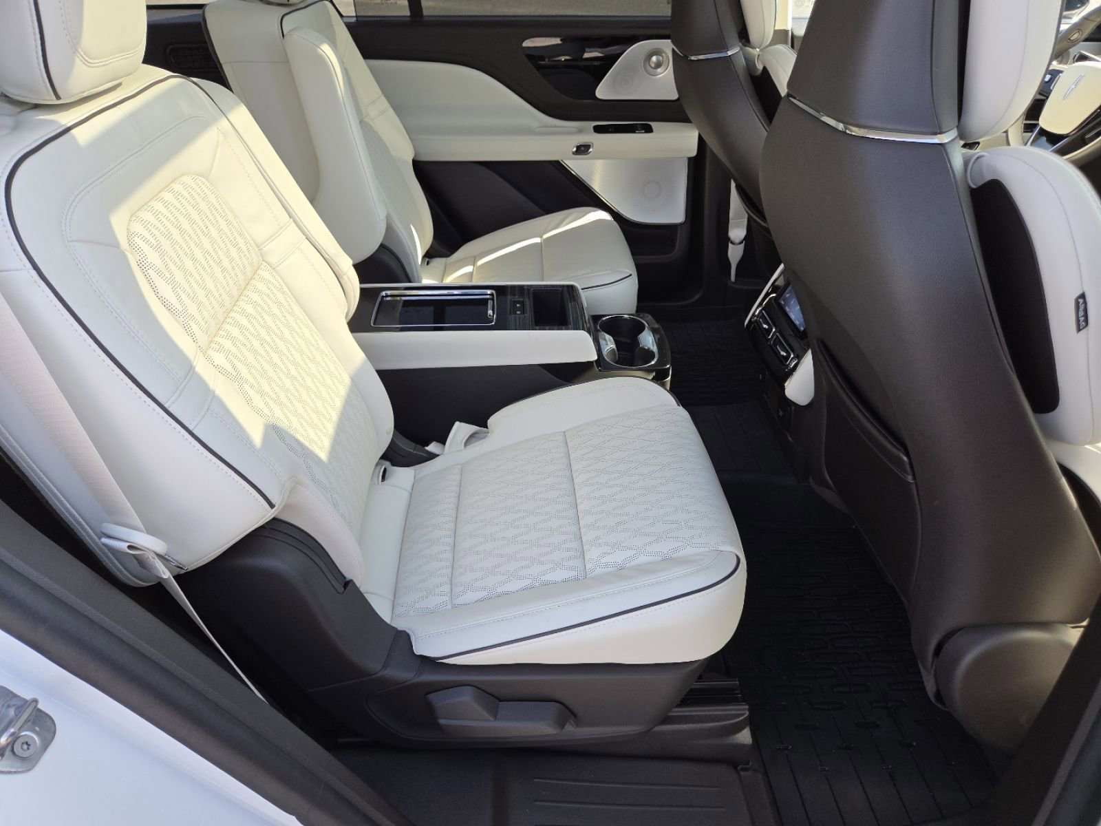 Used 2024 Lincoln Aviator Black Label image 24