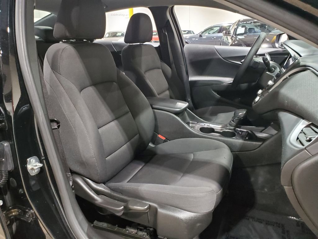 Used 2023 Chevrolet Malibu RS FWD image 13