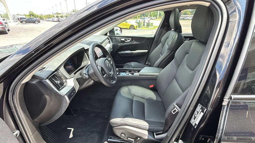 Certified 2025 Volvo XC60 T8 Plus w/ Protection Package Premier AWD/4WD image 24