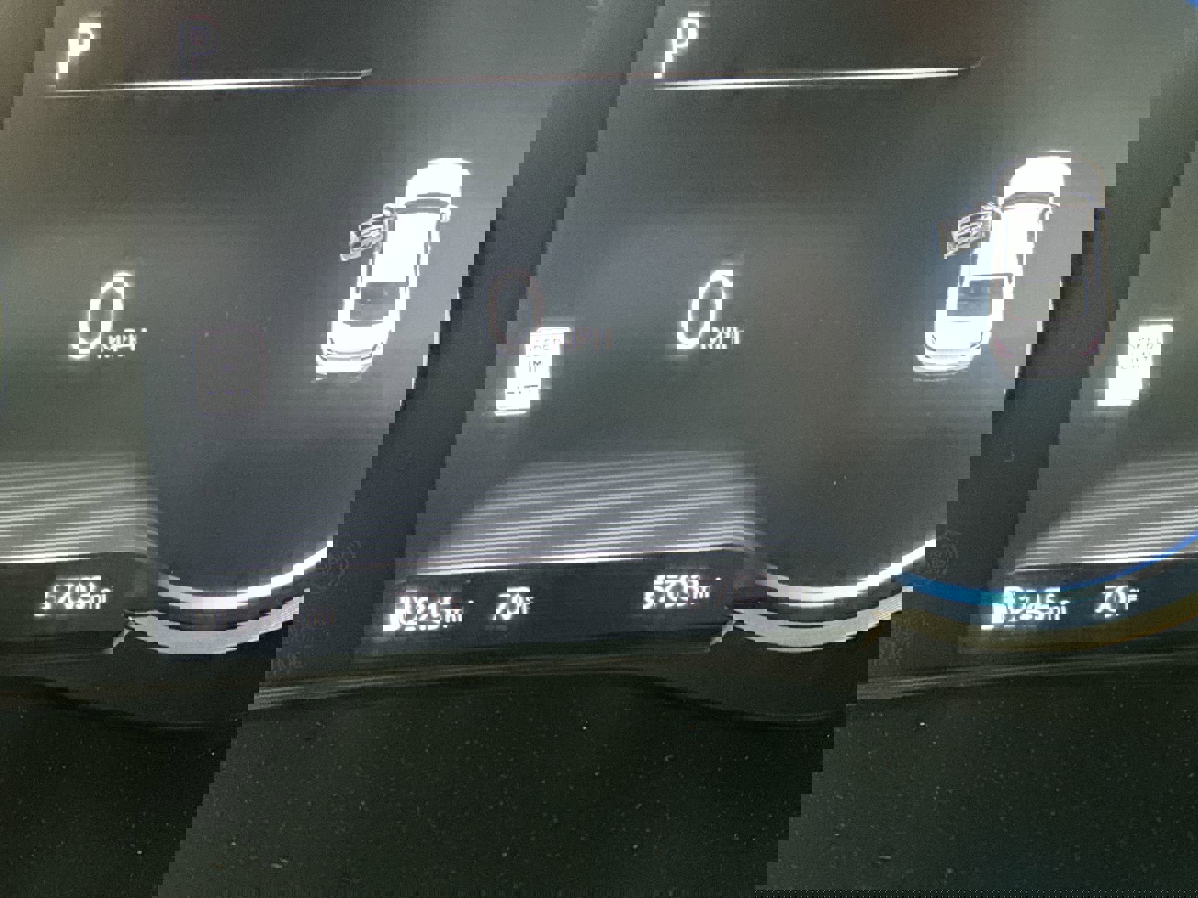 Used 2024 Genesis G70 2.5T image 11