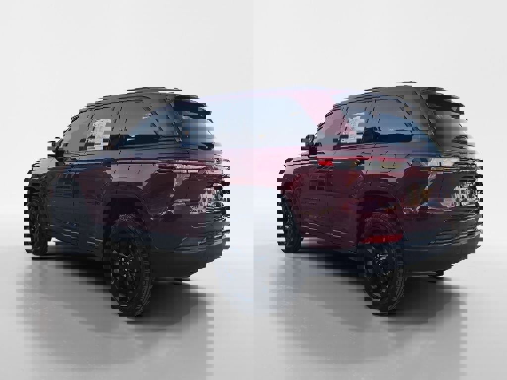 Used 2023 Jeep Grand Cherokee Altitude image 5