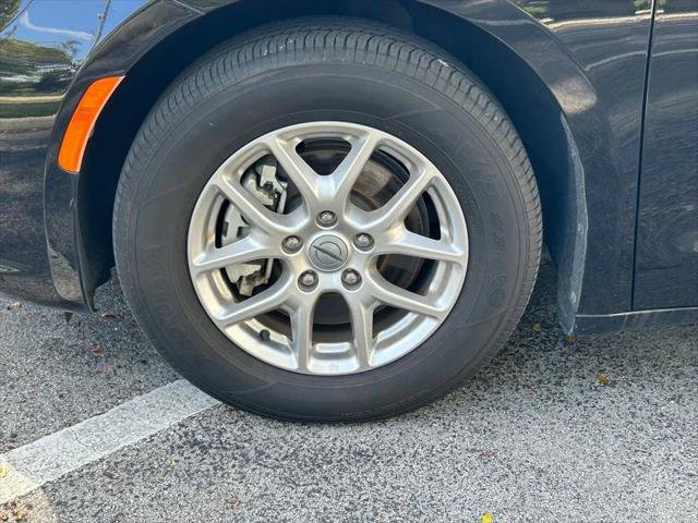 Certified 2024 Chrysler Pacifica Touring-L FWD image 26