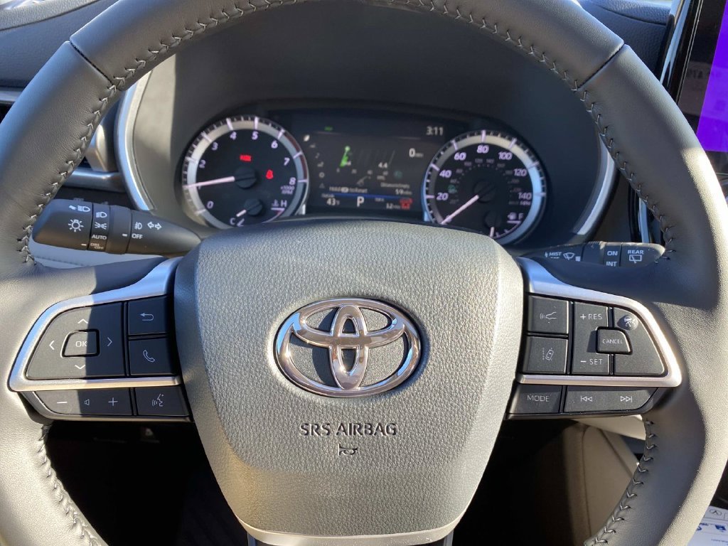 New 2026 Toyota Highlander AWD image 15