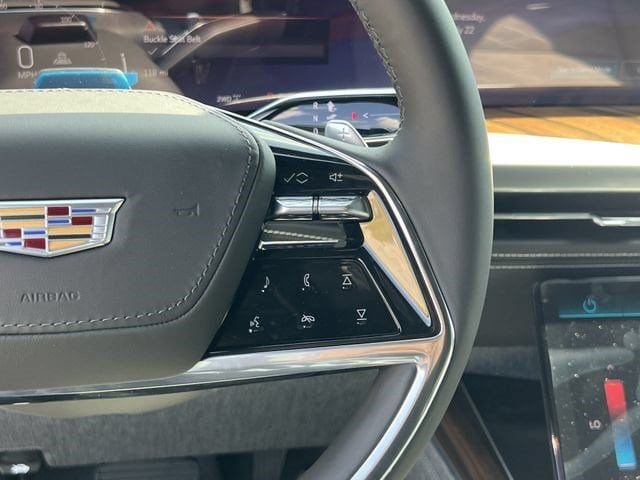 New 2026 Cadillac Escalade ESV Platinum Luxury AWD/4WD image 11