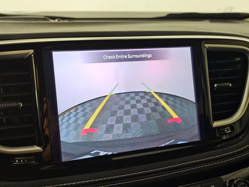 Used 2022 Chrysler Pacifica Touring-L image 27