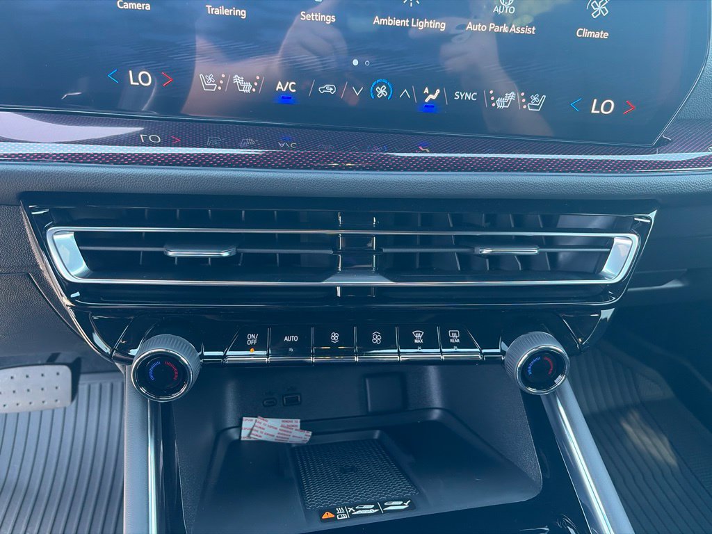 New 2027 Chevrolet Traverse RS w/ LPO, Floor Liner Package AWD/4WD image 27