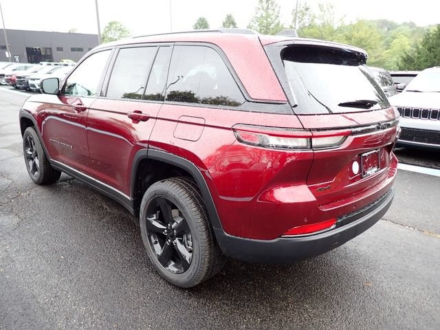 New 2025 Jeep Grand Cherokee Limited w/ Black Appearance Package AWD/4WD image 3