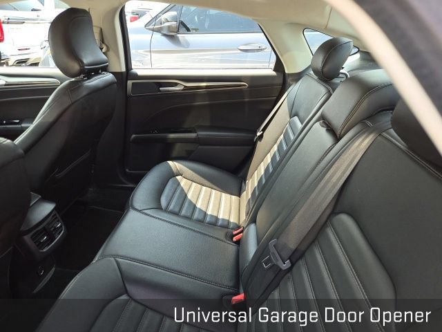 Used 2015 Ford Fusion SE w/ Equipment Group 202A FWD image 15