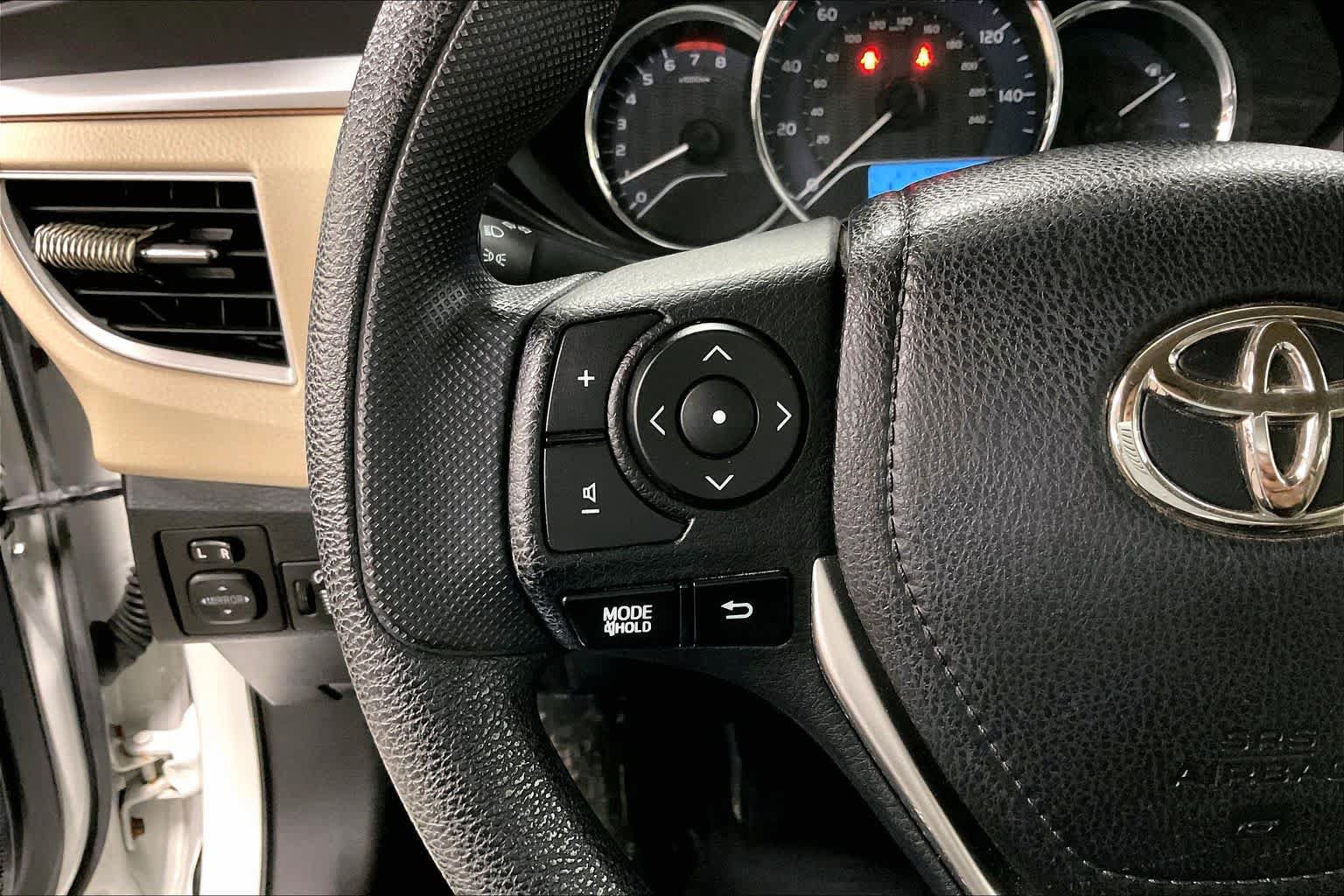 Used 2015 Toyota Corolla LE FWD image 23